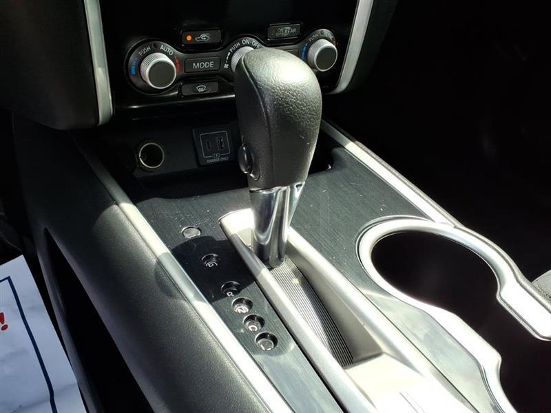 Nissan Pathfinder S 2020