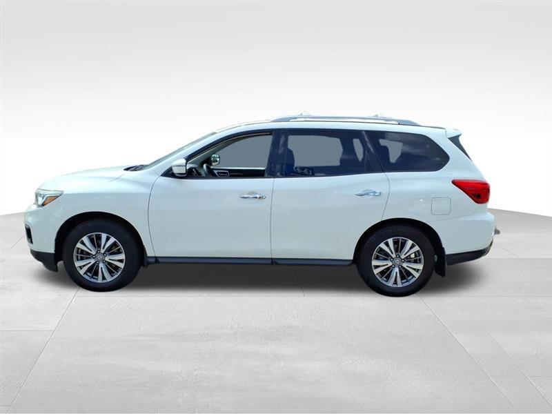 Nissan Pathfinder S 2020