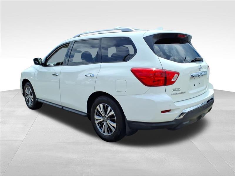 Nissan Pathfinder S 2020