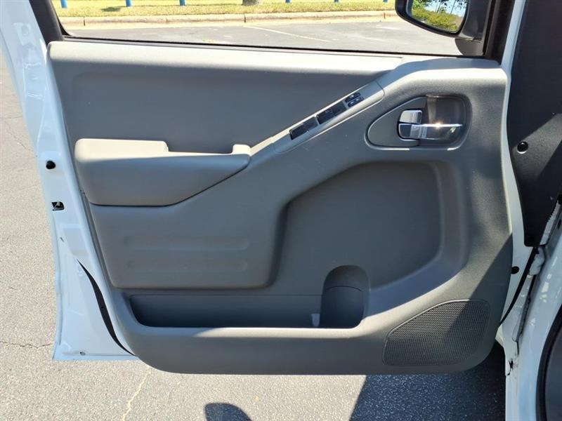 Nissan Frontier SV Crew Cab 2WD 2021