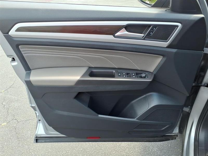 Volkswagen Atlas SE w/Technology 4MOTION 2022