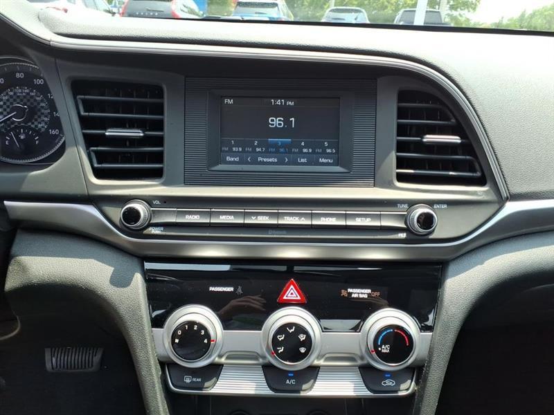 Hyundai Elantra SE 6M 2019