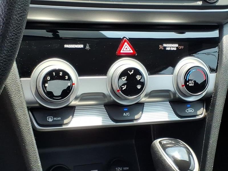 Hyundai Elantra SE 6M 2019