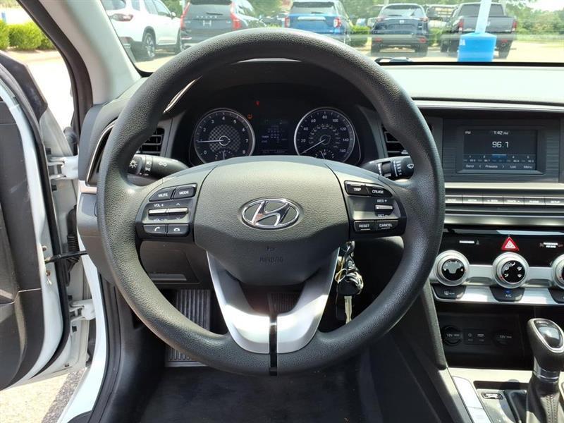 Hyundai Elantra SE 6M 2019