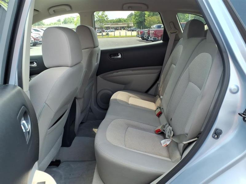 Nissan Rogue SV FWD 2013