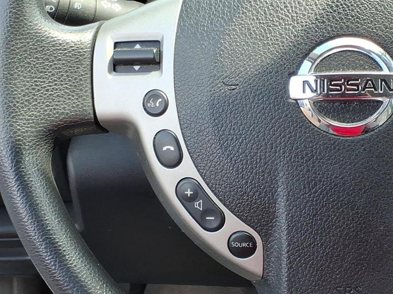Nissan Rogue SV FWD 2013