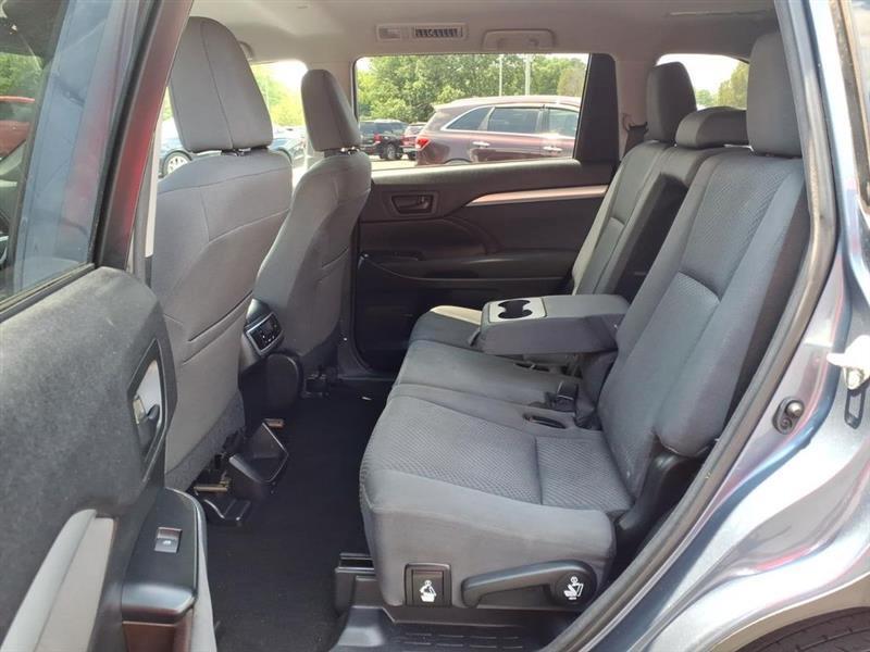 Toyota Highlander LE FWD I4 2015