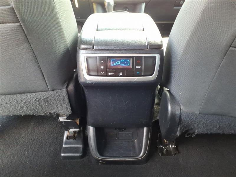 Toyota Highlander LE FWD I4 2015