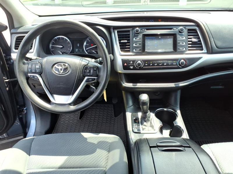 Toyota Highlander LE FWD I4 2015