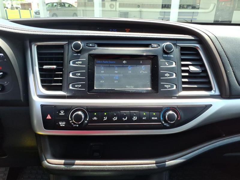 Toyota Highlander LE FWD I4 2015
