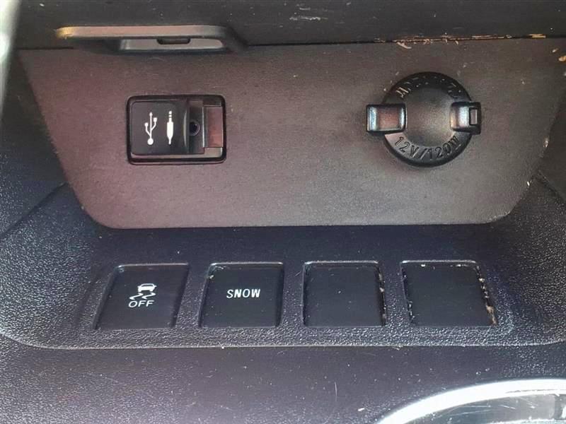 Toyota Highlander LE FWD I4 2015