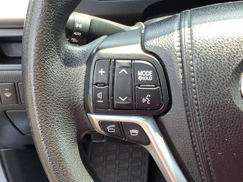 Toyota Highlander LE FWD I4 2015