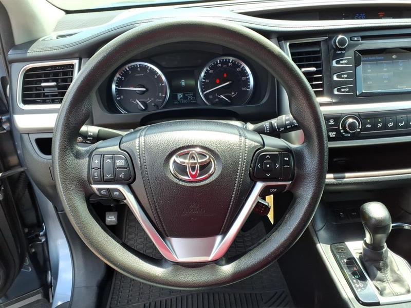 Toyota Highlander LE FWD I4 2015