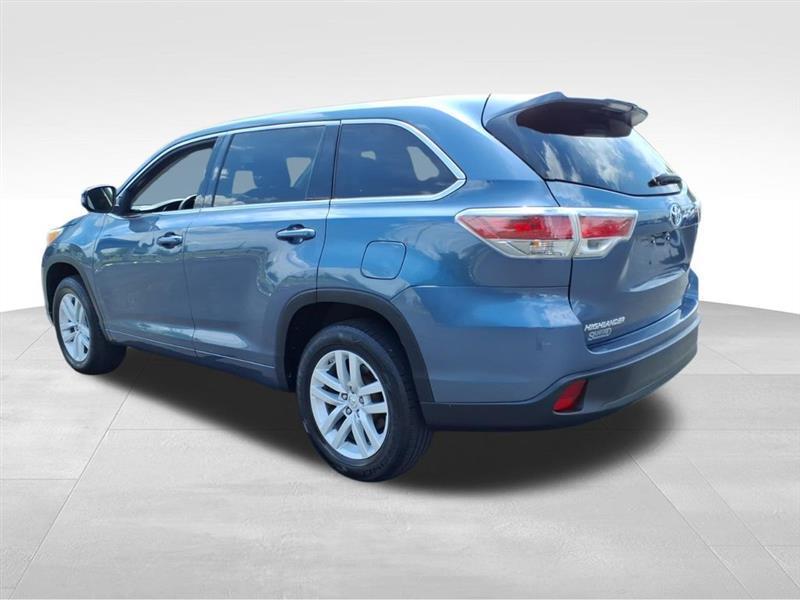 Toyota Highlander LE FWD I4 2015