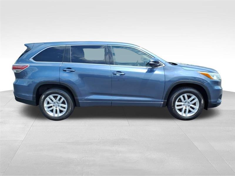 Toyota Highlander LE FWD I4 2015