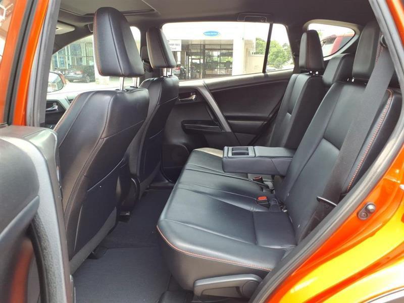 Toyota RAV4 SE 4WD 2016