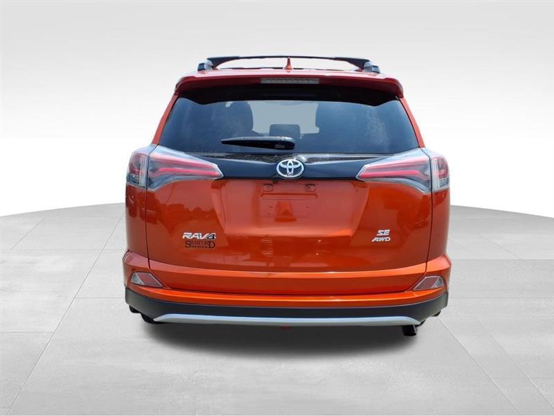 Toyota RAV4 SE 4WD 2016