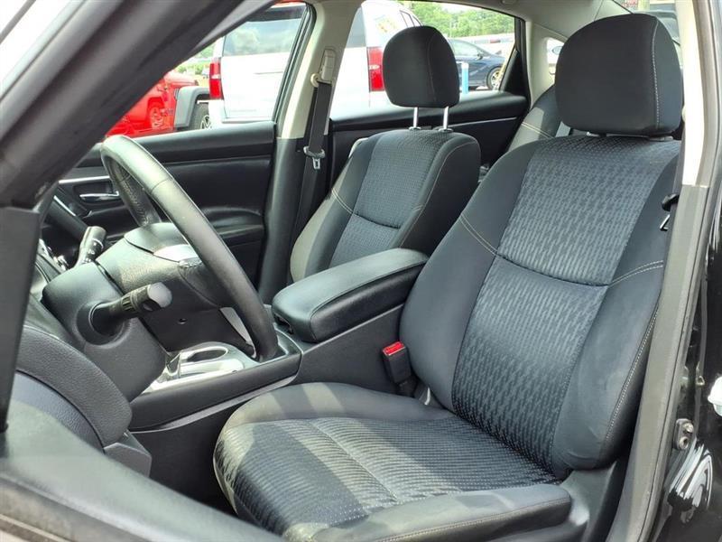 Nissan Altima 2.5 SV 2016