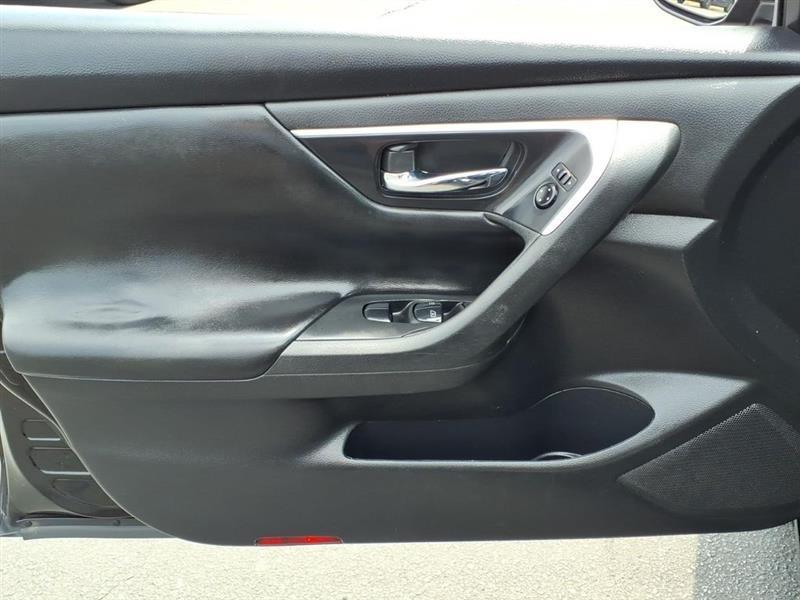Nissan Altima 2.5 SV 2016