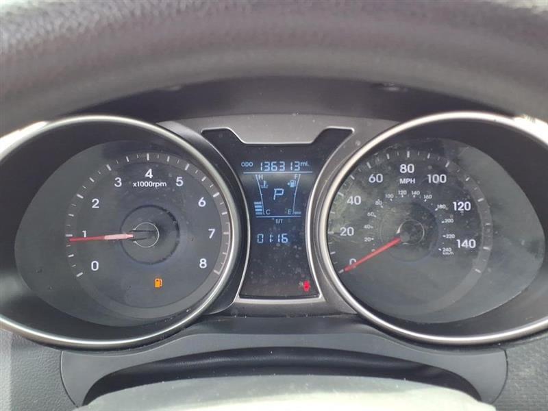 Hyundai Veloster Base 6MT 2016