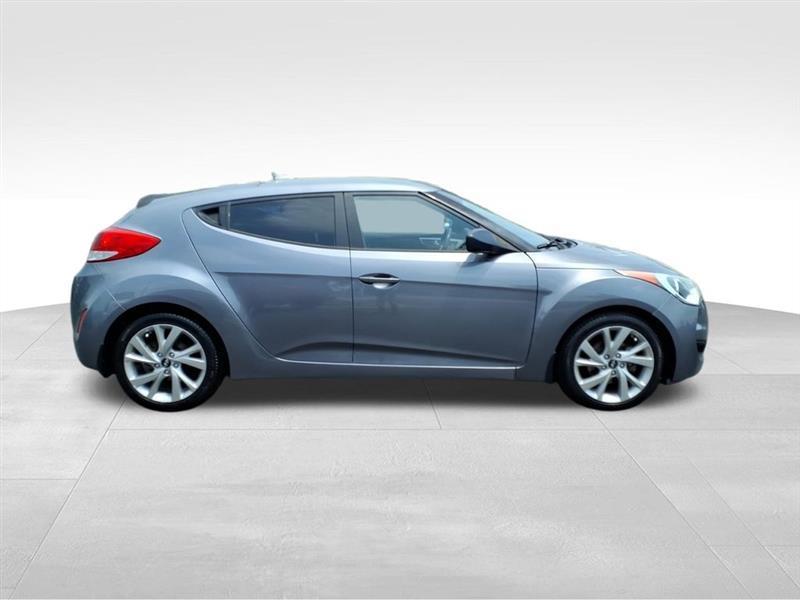 Hyundai Veloster Base 6MT 2016