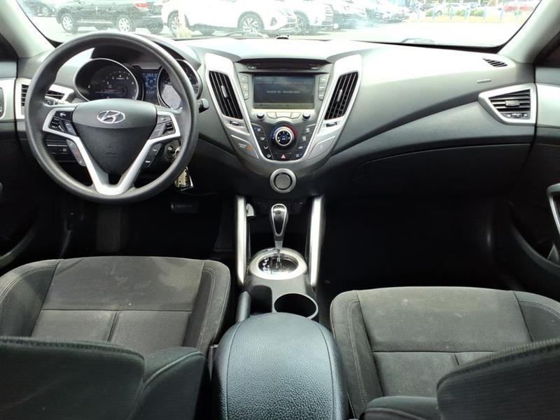Hyundai Veloster Base 6MT 2016