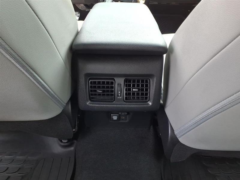 Toyota Camry Hybrid XLE 2025