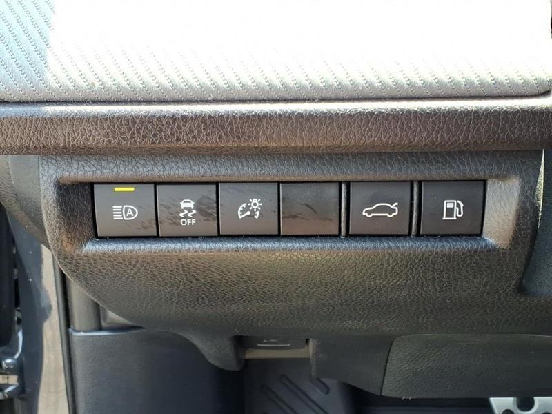 Toyota Camry Hybrid XLE 2025