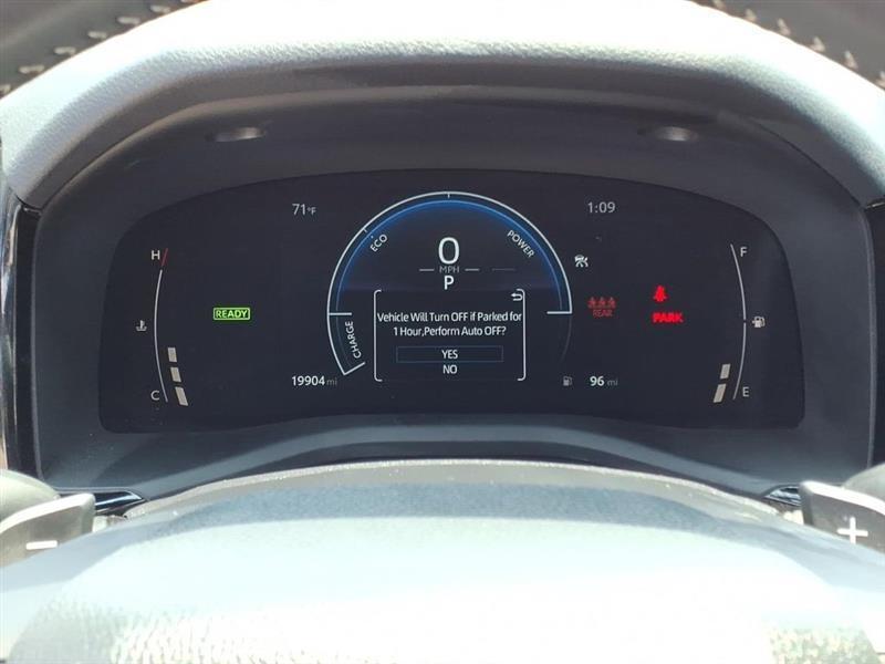 Toyota Camry Hybrid XLE 2025