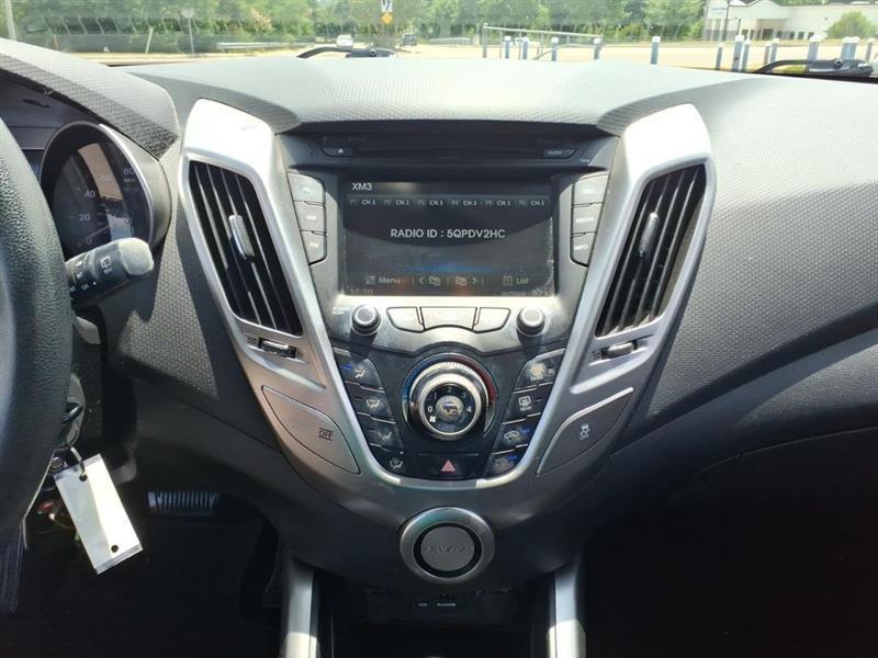 Hyundai Veloster Base 2013