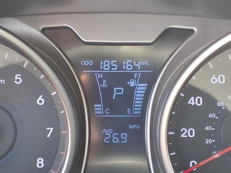 Hyundai Veloster Base 2013