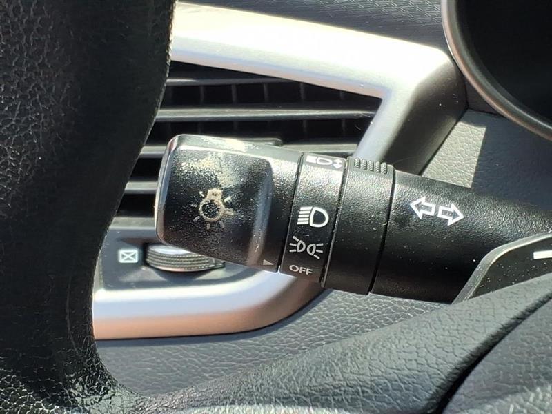 Hyundai Veloster Base 2013