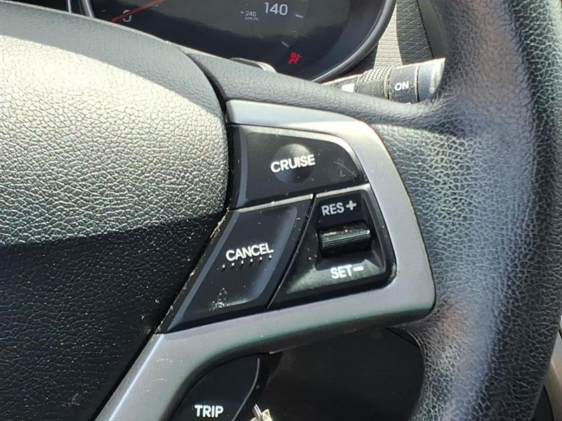Hyundai Veloster Base 2013