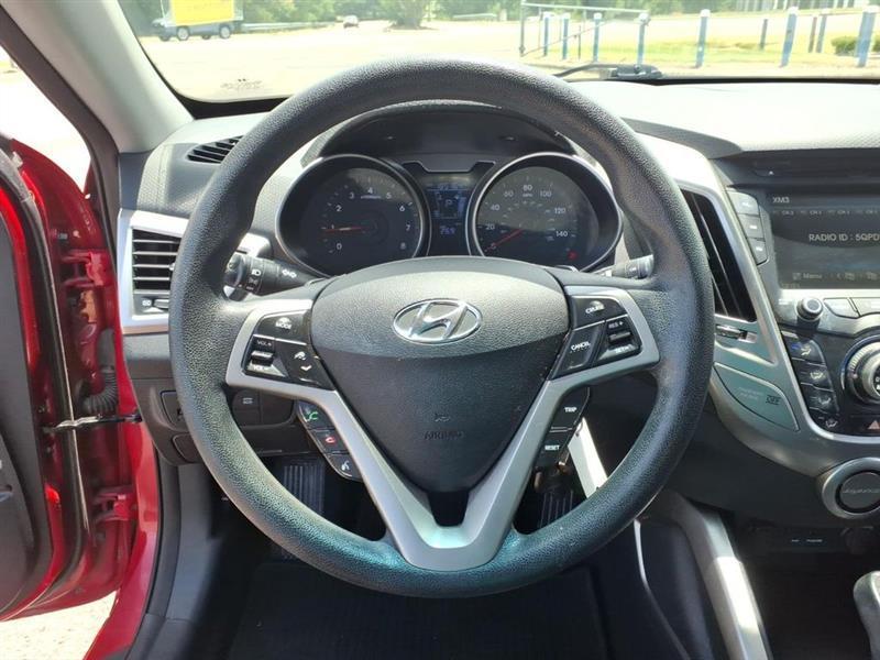 Hyundai Veloster Base 2013