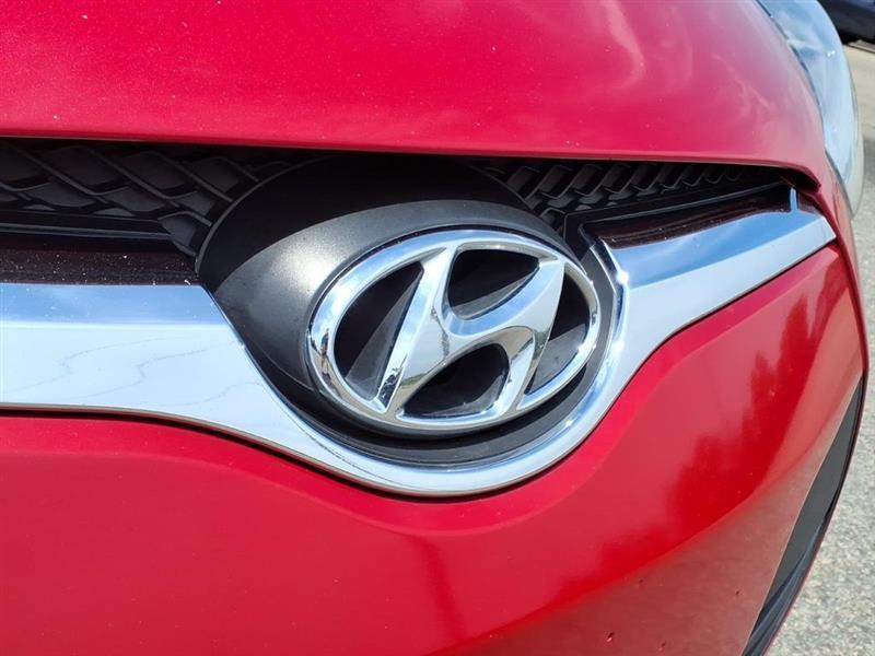 Hyundai Veloster Base 2013