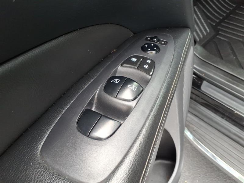 Nissan Pathfinder SV 2WD 2018