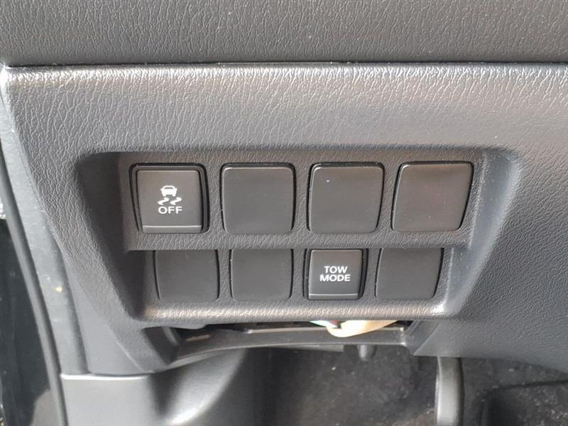 Nissan Pathfinder SV 2WD 2018