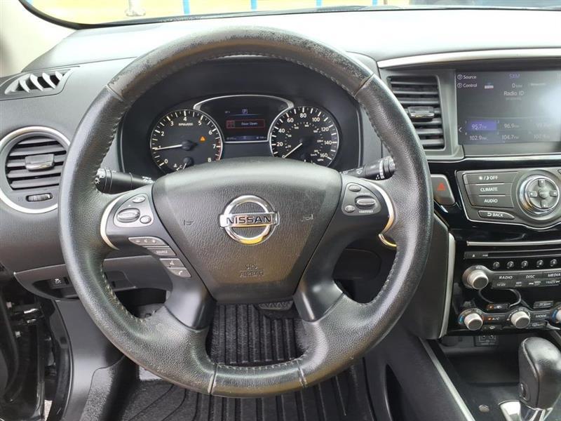Nissan Pathfinder SV 2WD 2018