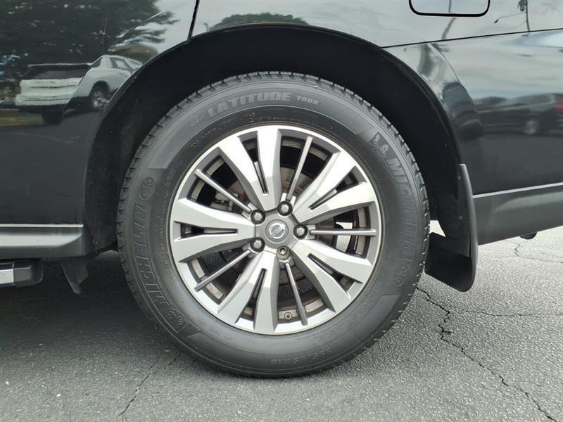 Nissan Pathfinder SV 2WD 2018