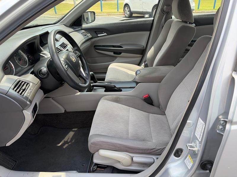 Honda Accord LX sedan AT 2009
