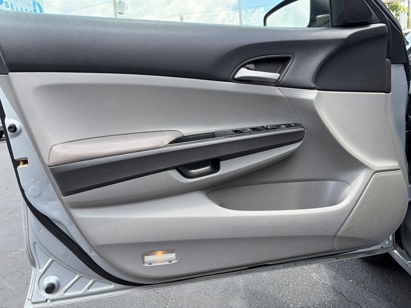 Honda Accord LX sedan AT 2009