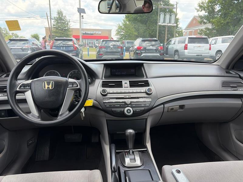 Honda Accord LX sedan AT 2009