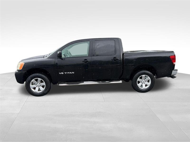Nissan Titan XE Crew Cab 4WD SWB 2009