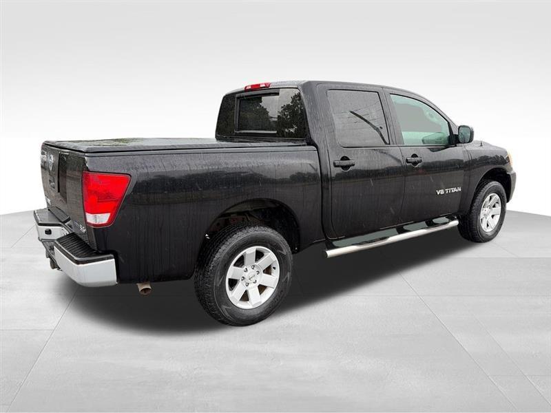 Nissan Titan XE Crew Cab 4WD SWB 2009