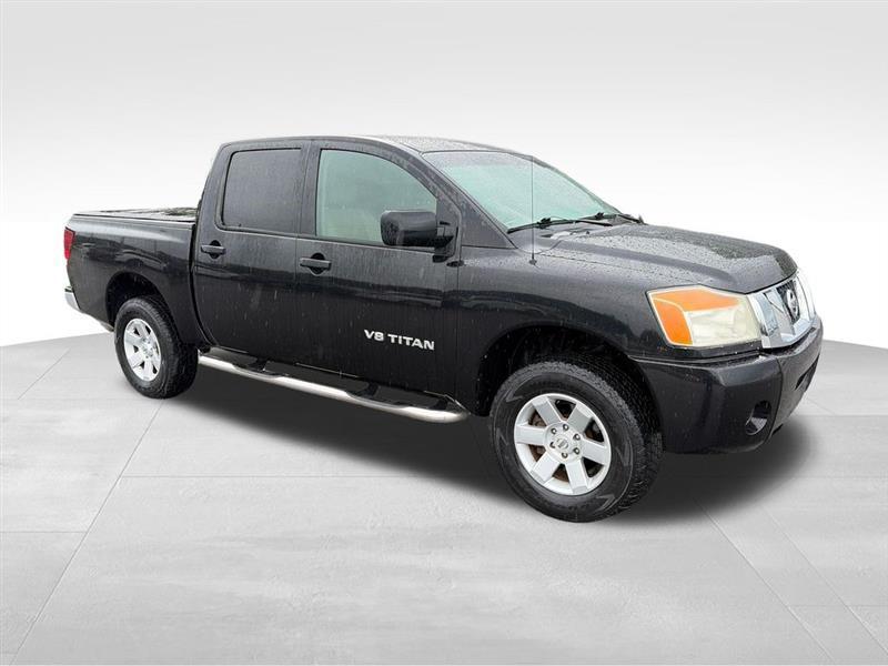 Nissan Titan XE Crew Cab 4WD SWB 2009