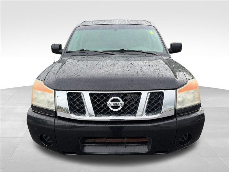 Nissan Titan XE Crew Cab 4WD SWB 2009