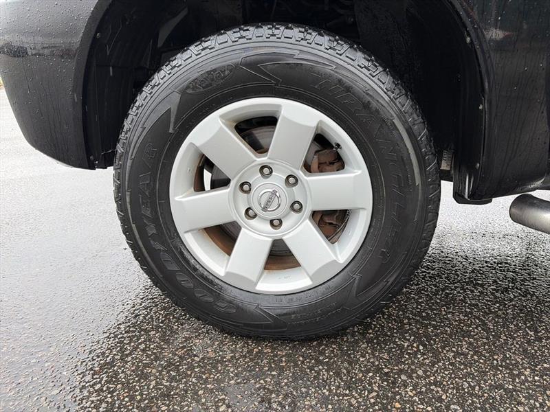 Nissan Titan XE Crew Cab 4WD SWB 2009