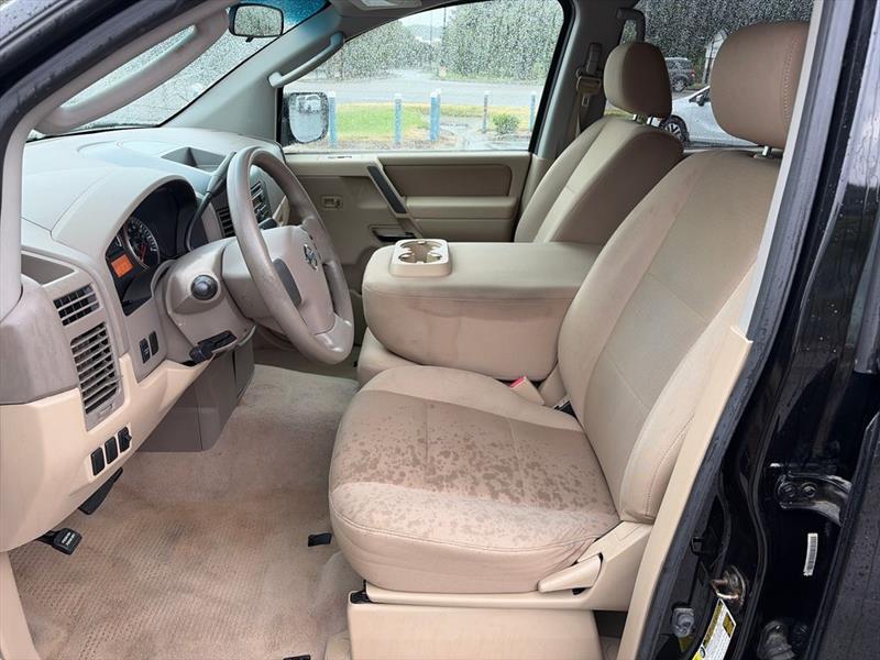Nissan Titan XE Crew Cab 4WD SWB 2009