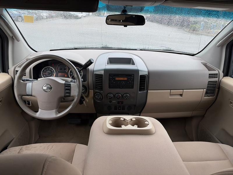 Nissan Titan XE Crew Cab 4WD SWB 2009