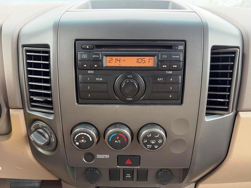 Nissan Titan XE Crew Cab 4WD SWB 2009